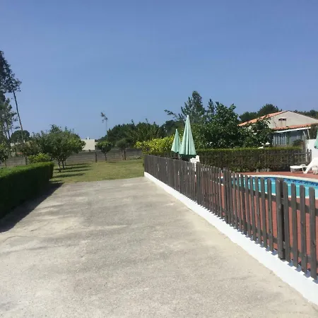 別荘 A Casa Do Lareiro